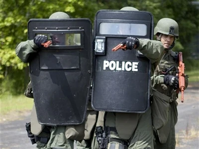 The Application And History Of Bulletproof Shield